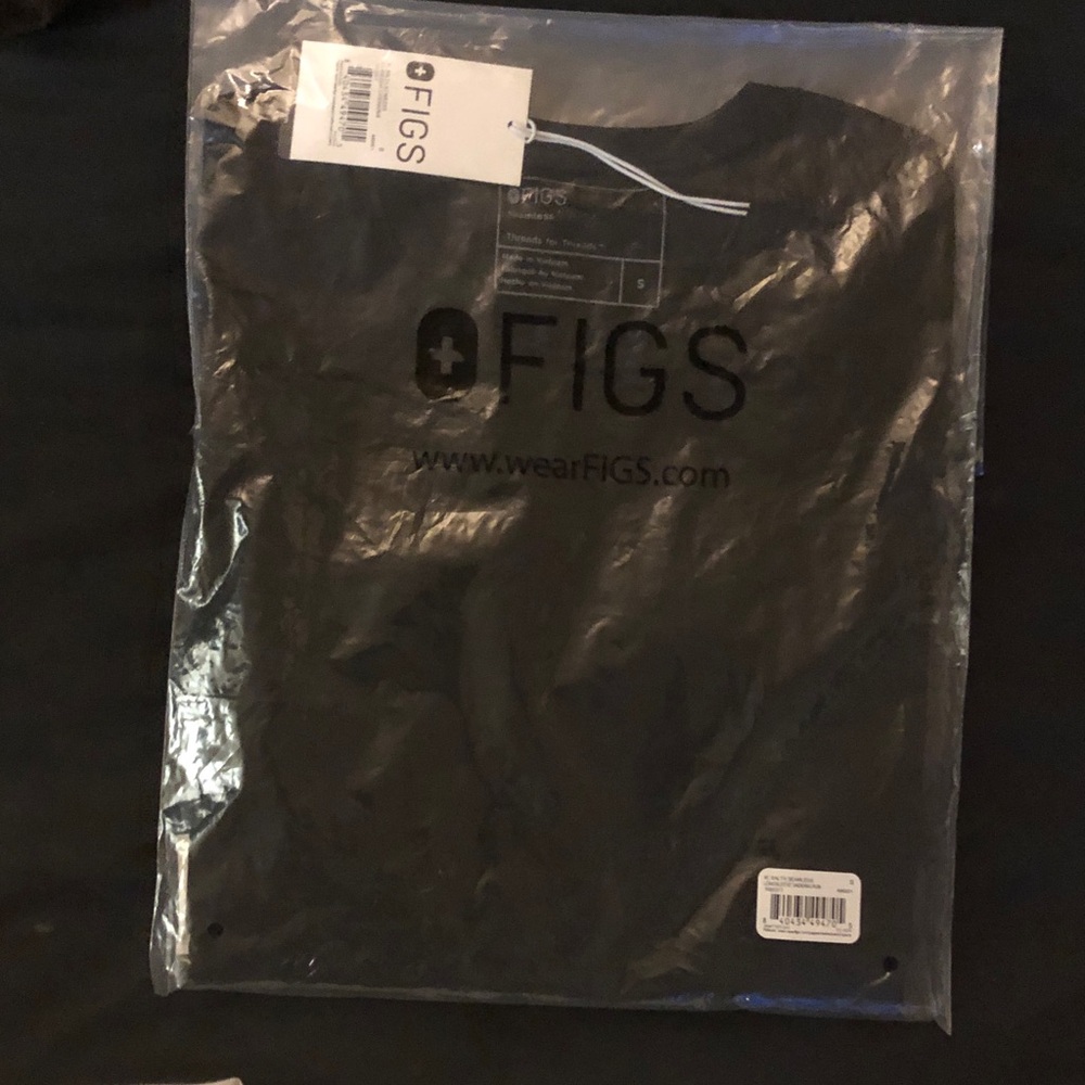 FIGS- Women’s Black Long-Sleeve Ribbed Underscrub
Top - Picture 5 of 5
